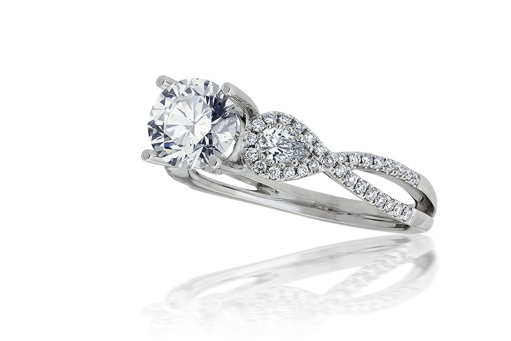 2 Carat Pear Cut Moissanite and Diamond Wedding Ring Set in Rose Gold —  kisnagems.co.uk