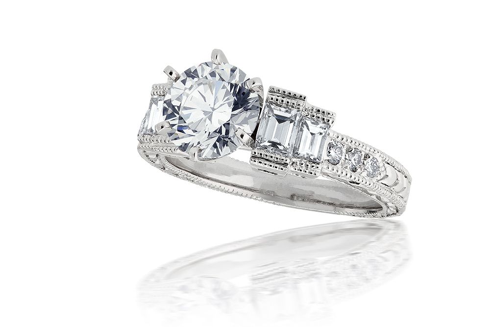 Purchase the High-Quality Side-Stone Engagement Rings | GLAMIRA.com